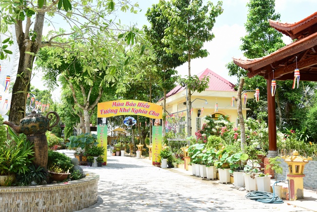 Attending the inauguration Ceremony of bridge Thoai Ha 4 in An Giang