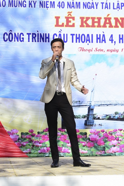 Attending the inauguration Ceremony of bridge Thoai Ha 4 in An Giang