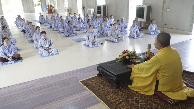 The 8th retreat “Learning the Practice as the Buddha Teachings” at Dong Cao Pagoda