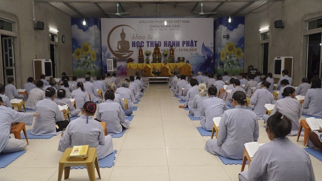 The 8th retreat “Learning the Practice as the Buddha Teachings” at Dong Cao Pagoda