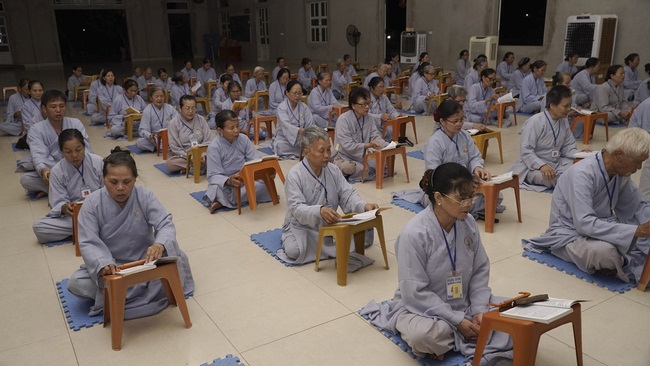 The 8th retreat “Learning the Practice as the Buddha Teachings” at Dong Cao Pagoda