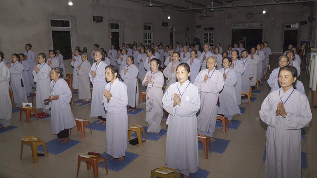 The 8th retreat “Learning the Practice as the Buddha Teachings” at Dong Cao Pagoda