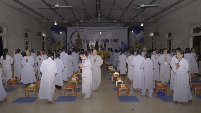 The 8th retreat “Learning the Practice as the Buddha Teachings” at Dong Cao Pagoda