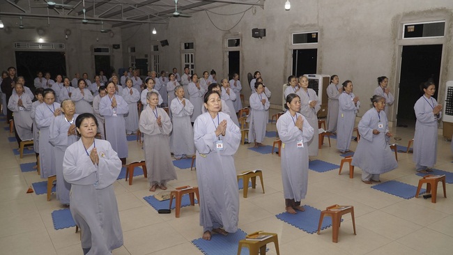 The 8th retreat “Learning the Practice as the Buddha Teachings” at Dong Cao Pagoda
