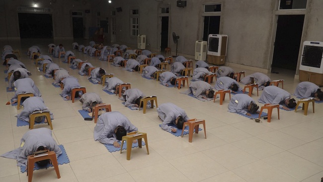 The 8th retreat “Learning the Practice as the Buddha Teachings” at Dong Cao Pagoda
