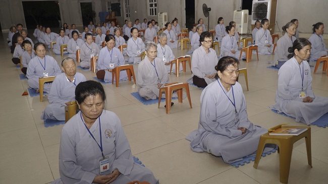 The 8th retreat “Learning the Practice as the Buddha Teachings” at Dong Cao Pagoda