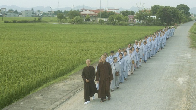 The 8th retreat “Learning the Practice as the Buddha Teachings” at Dong Cao Pagoda