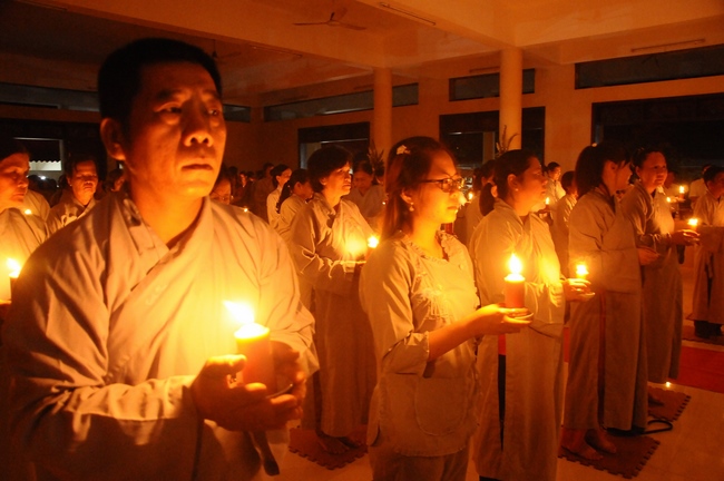 The night Lighting up the Candles of Gratitude on the Filial Piety Season at Quoc Thoi Pagoda.