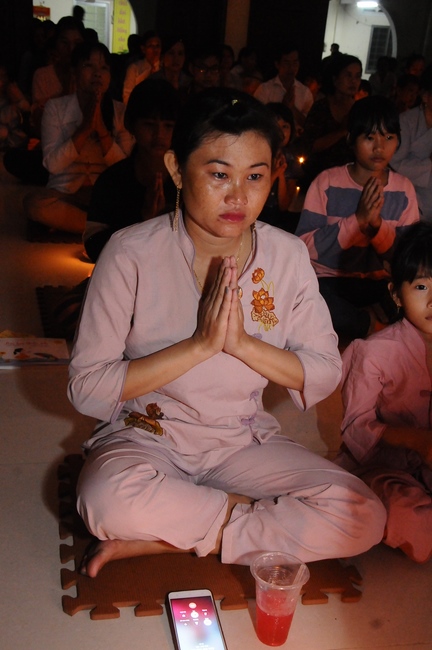 The night Lighting up the Candles of Gratitude on the Filial Piety Season at Quoc Thoi Pagoda.
