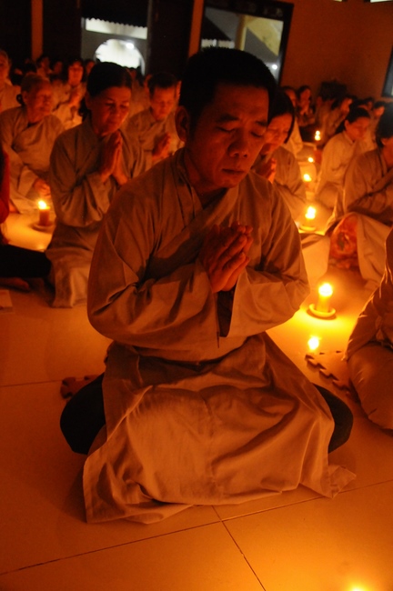 The night Lighting up the Candles of Gratitude on the Filial Piety Season at Quoc Thoi Pagoda.