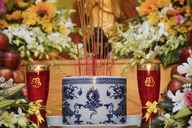 Visit the funeral Junior Ven. Thich Giac Kha at Duc Hoa Pagoda in Binh Duong