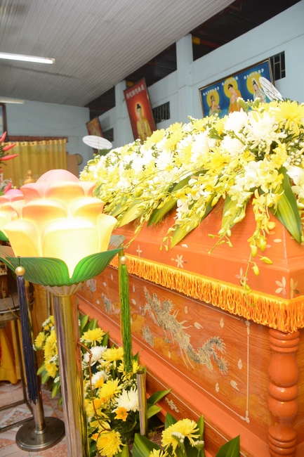 Visit the funeral Junior Ven. Thich Giac Kha at Duc Hoa Pagoda in Binh Duong
