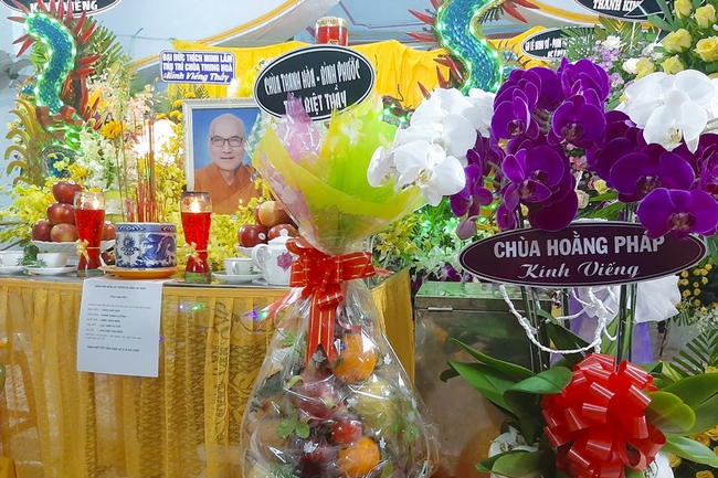 Visit the funeral Junior Ven. Thich Giac Kha at Duc Hoa Pagoda in Binh Duong