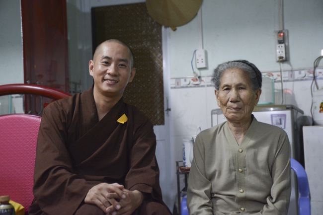 Visit the funeral Junior Ven. Thich Giac Kha at Duc Hoa Pagoda in Binh Duong