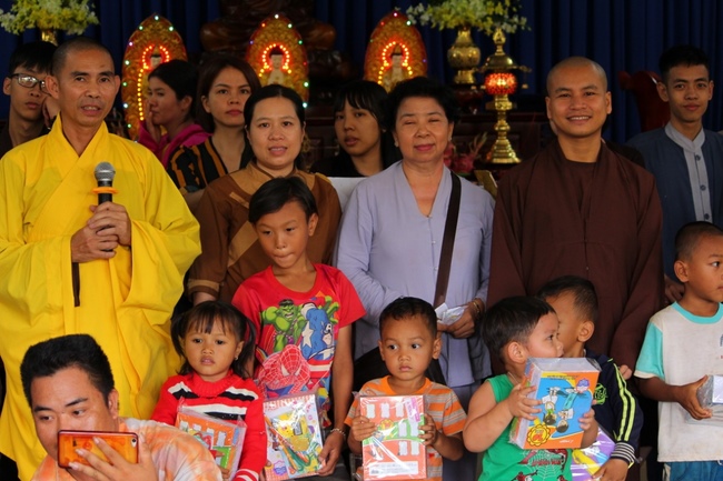 The charity trip in Binh Phuoc - Bao Loc