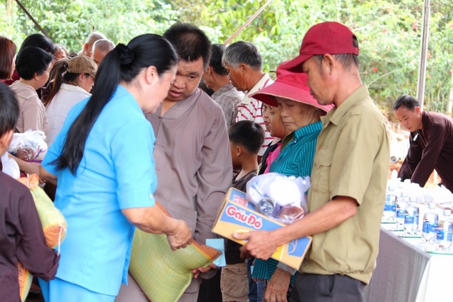 The charity trip in Binh Phuoc - Bao Loc