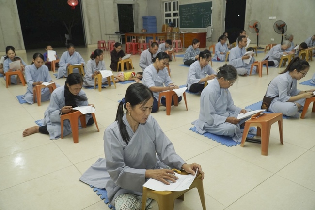 The first Buddha Dharma competition at Dong Cao Pagoda