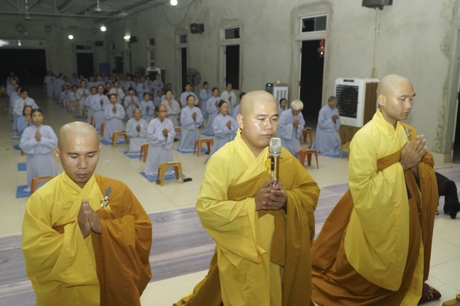 The first Buddha Dharma competition at Dong Cao Pagoda