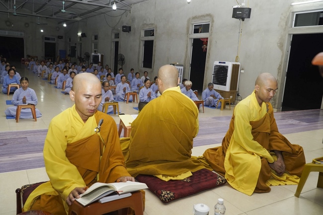 The first Buddha Dharma competition at Dong Cao Pagoda