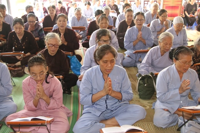 One-Day peaceful cultivation at Tieu Dao Pagoda in Quang Ninh Province.