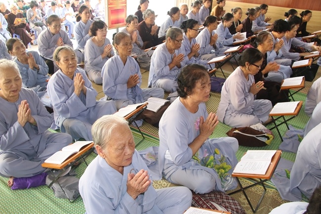 One-Day peaceful cultivation at Tieu Dao Pagoda in Quang Ninh Province.