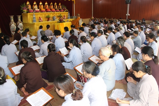 One-Day peaceful cultivation at Tieu Dao Pagoda in Quang Ninh Province.