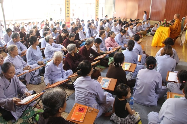One-Day peaceful cultivation at Tieu Dao Pagoda in Quang Ninh Province.
