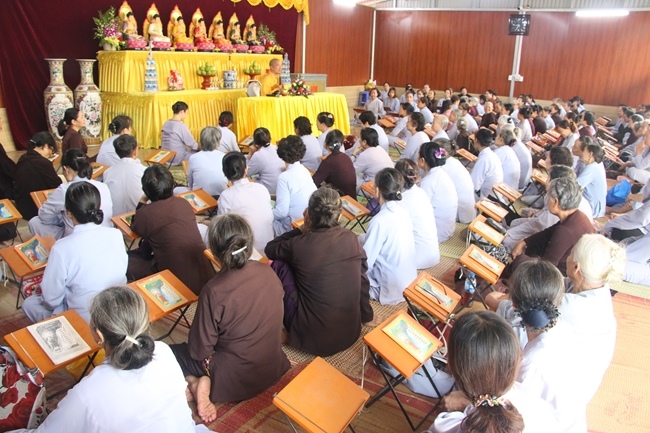 One-Day peaceful cultivation at Tieu Dao Pagoda in Quang Ninh Province.