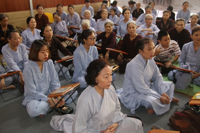 One-Day peaceful cultivation at Tieu Dao Pagoda in Quang Ninh Province.