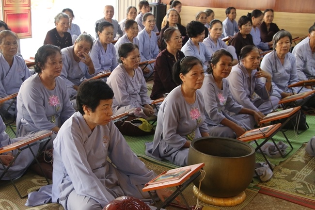 One-Day peaceful cultivation at Tieu Dao Pagoda in Quang Ninh Province.