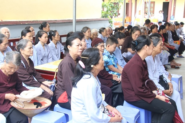 One-Day peaceful cultivation at Tieu Dao Pagoda in Quang Ninh Province.