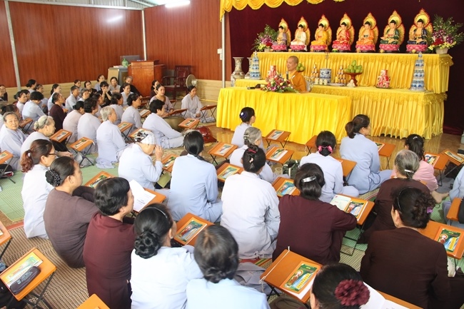 One-Day peaceful cultivation at Tieu Dao Pagoda in Quang Ninh Province.