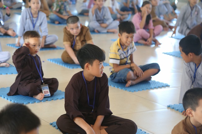 The retreat Sowing seeds lotus at Dong Cao Pagoda