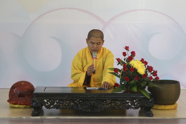 The retreat Sowing seeds lotus at Dong Cao Pagoda