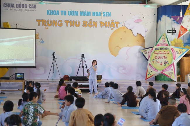 The retreat Sowing seeds lotus at Dong Cao Pagoda