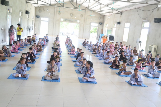 The retreat Sowing seeds lotus at Dong Cao Pagoda