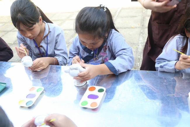The retreat Sowing seeds lotus at Dong Cao Pagoda