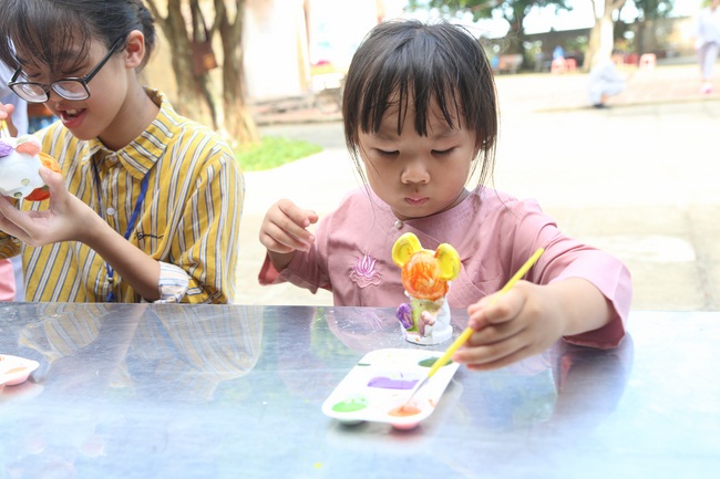 The retreat Sowing seeds lotus at Dong Cao Pagoda