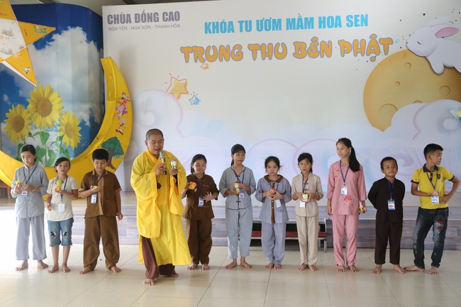 The retreat Sowing seeds lotus at Dong Cao Pagoda