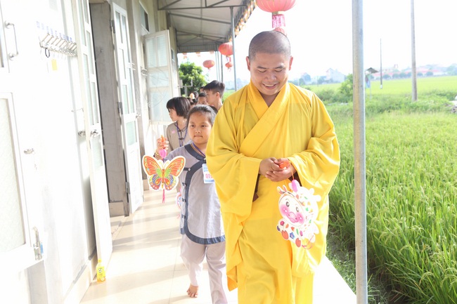 The retreat Sowing seeds lotus at Dong Cao Pagoda
