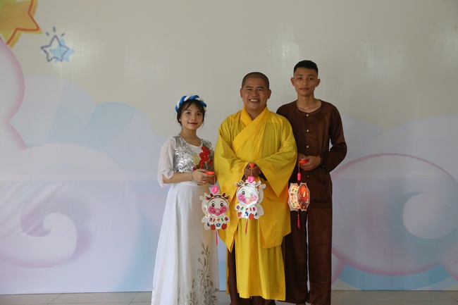 The retreat Sowing seeds lotus at Dong Cao Pagoda