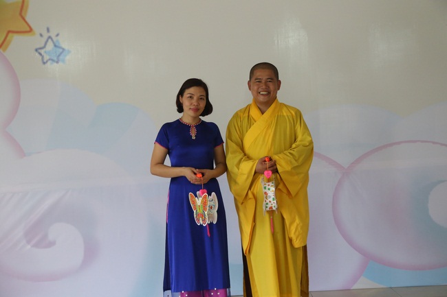 The retreat Sowing seeds lotus at Dong Cao Pagoda