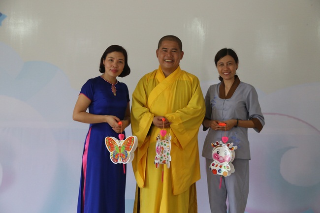 The retreat Sowing seeds lotus at Dong Cao Pagoda