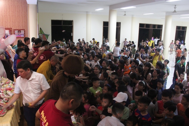 The Festival of Full Moon at Giai Lam Pagoda, in Ha Tinh