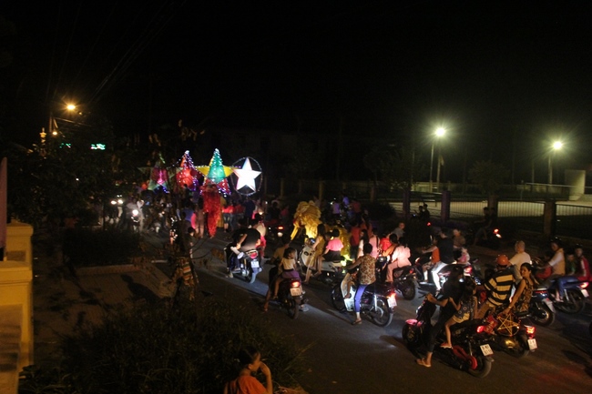 The Festival of Full Moon at Giai Lam Pagoda, in Ha Tinh