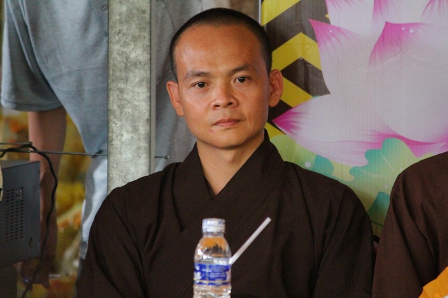 Giving gifts on Mid-Autumn Festival in Hau Giang and An Giang