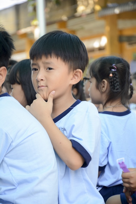 Giving gifts on Mid-Autumn Festival in Tay Ninh