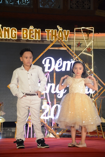 The show Mid-Autumn Festival Welcoming Full Moon with the Monks