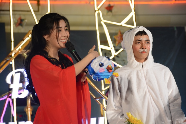 The show Mid-Autumn Festival Welcoming Full Moon with the Monks