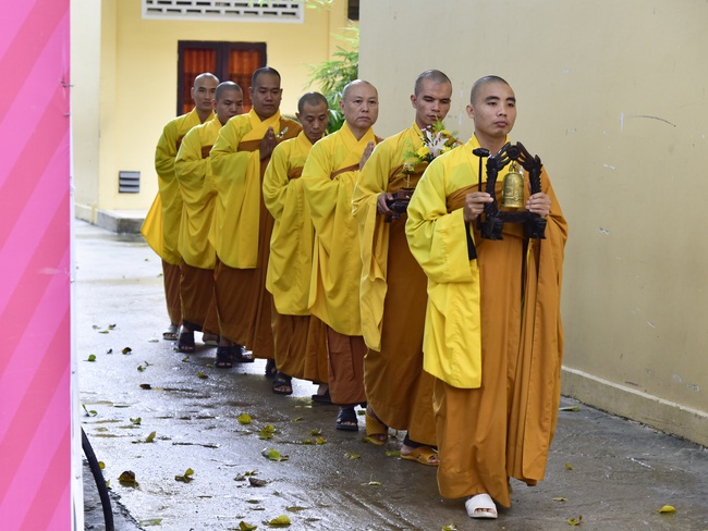 The Wedding Ceremony at the pagoda